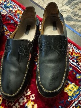 Olukai Nohea Nubuck Leather Womens Sz 10  Slip-On Casual Shoes All Day Comfort